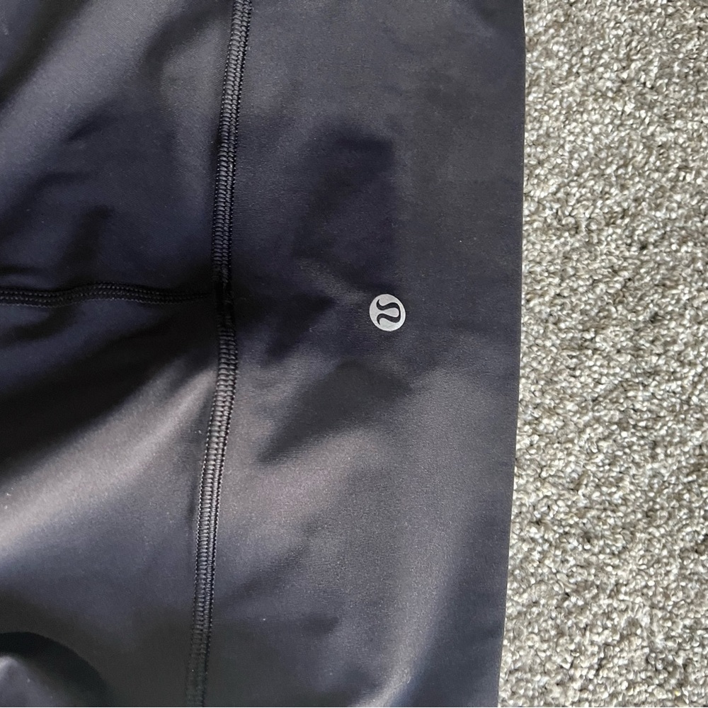 Lululemon Wunder Under Leggings - Picture 2 of 4